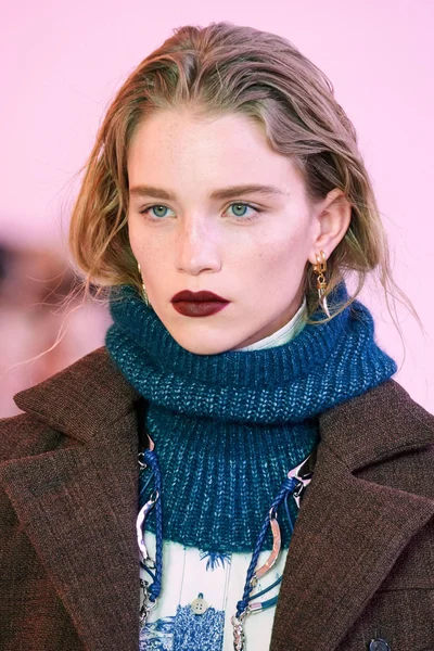 Look 23